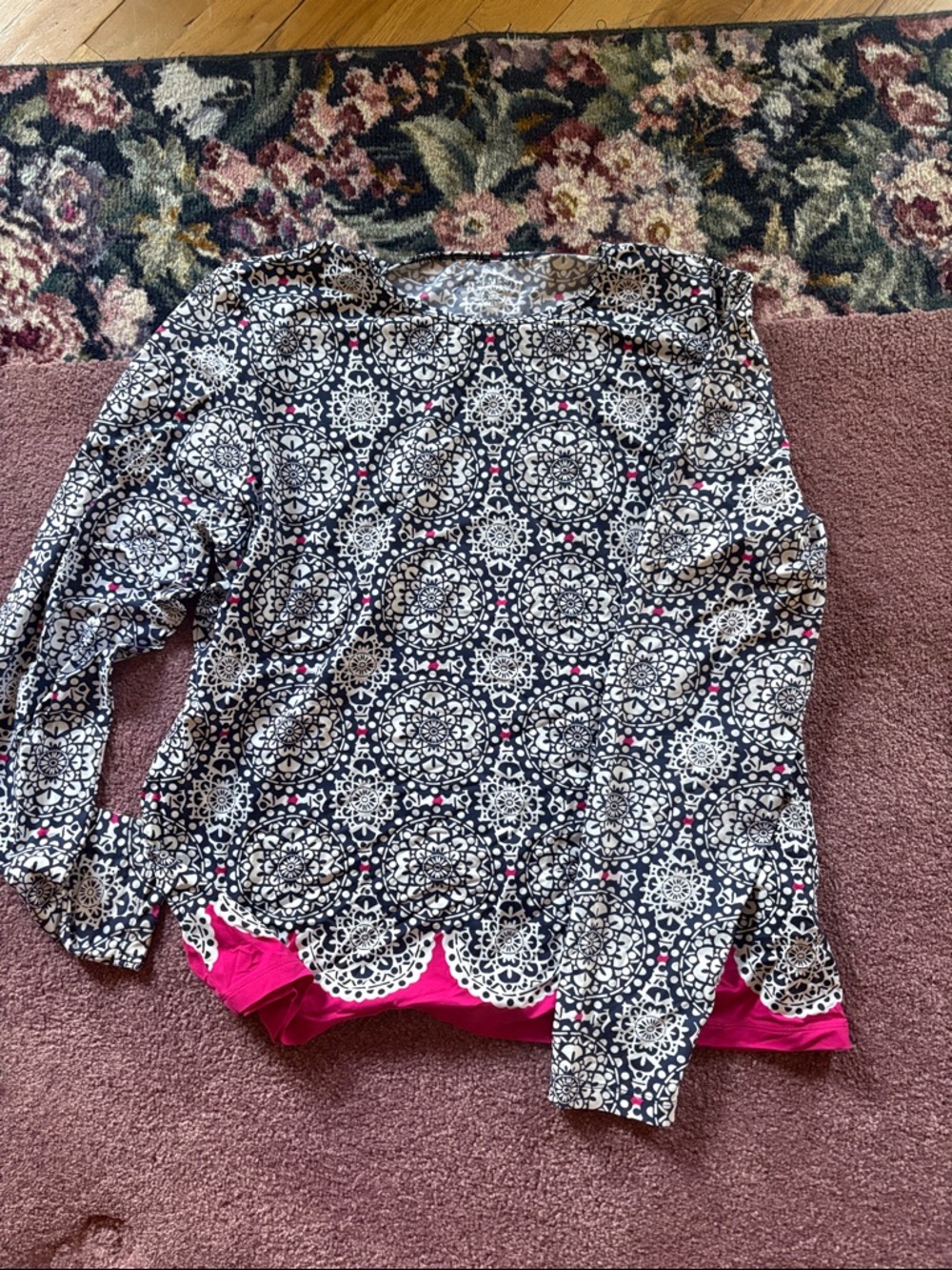 Land’s End Rash Guard Size XL